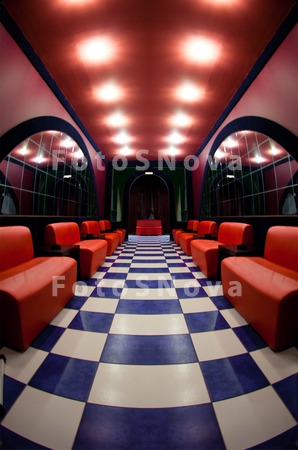 room_corridor_sofa_mirror_prem