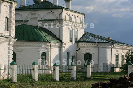 Храм,_церковь,_ре