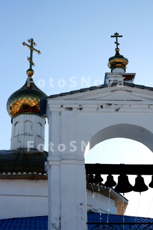 Церковь,_поселок