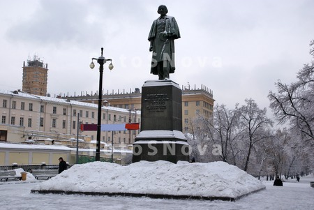 москва,_памятник