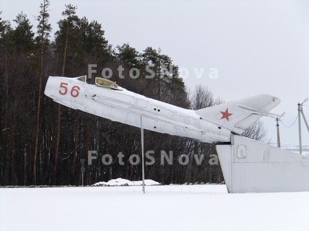 самолет,_памятни