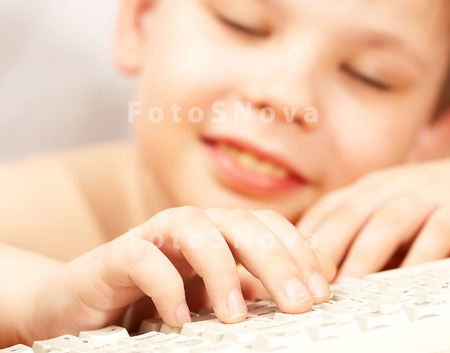computer_keyboard_boy_babies_m