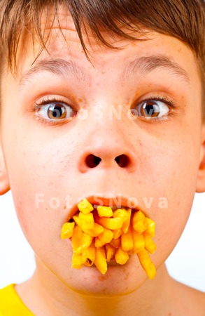 fast_food_mouthful_boy_potato_