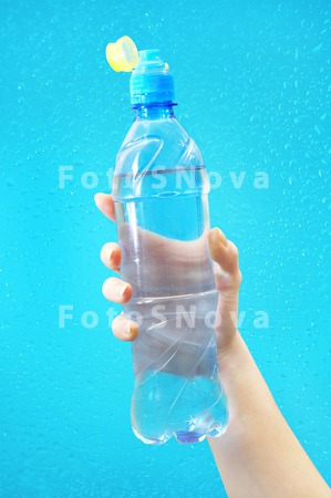 hands_human_drink_bottle_water