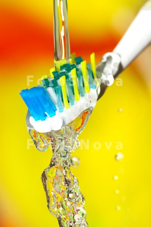 water_dental_routine_blue_brus