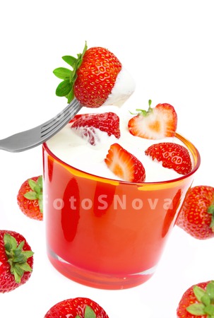 strawberries_food_cream_fruit_