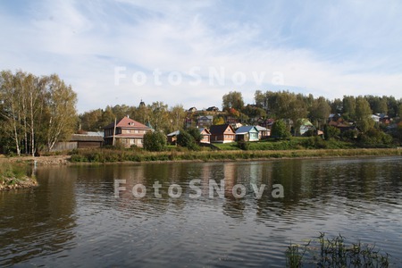 река,_город,_дома