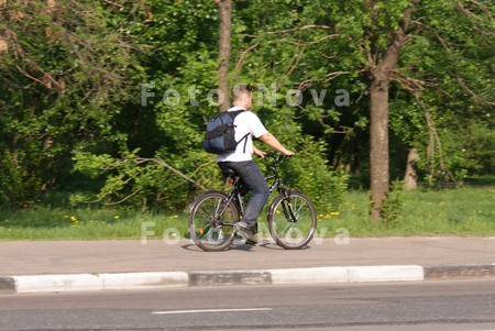 мужчина,_велосип