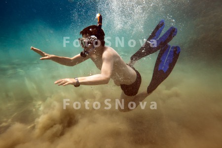 child_holiday_underwater_boy_c