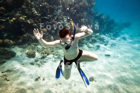 child_holiday_underwater_boy_c