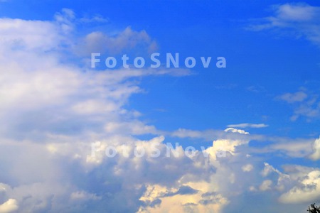 oblaka_na_krasivom_nebe,_letni