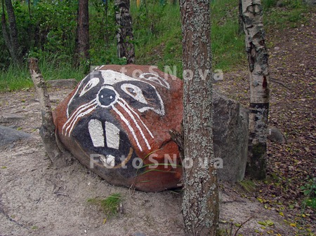 kamen_granitnyiy_valun_raskras