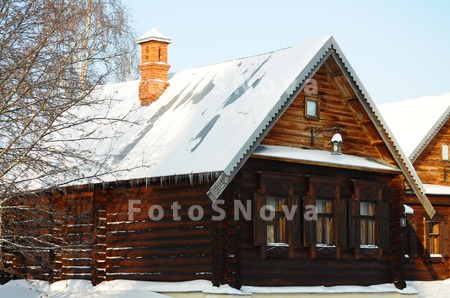derevenskaya_izba,_derevyannyi