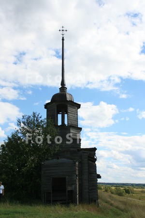 Chasovnya,_derevyannaya,_derev