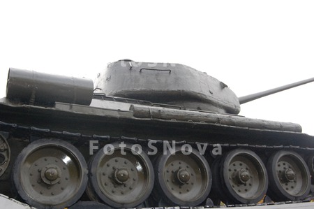 tank,_alleya_slavyi,_Himki