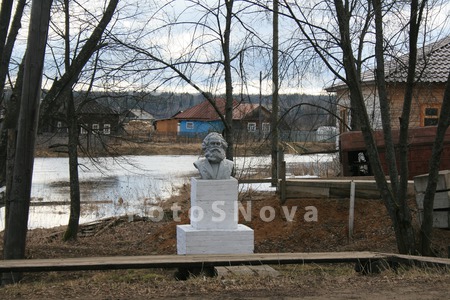 Pamyatnik,_Komi,_respublika,_s
