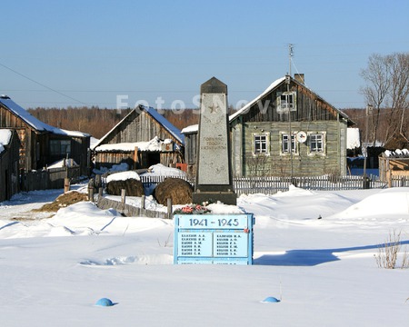 Pamyatnik,_voyna,_soldatyi,_Ko