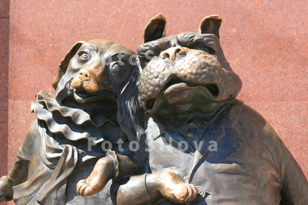 Sobaki,_skulptura,_Krasnodar,_