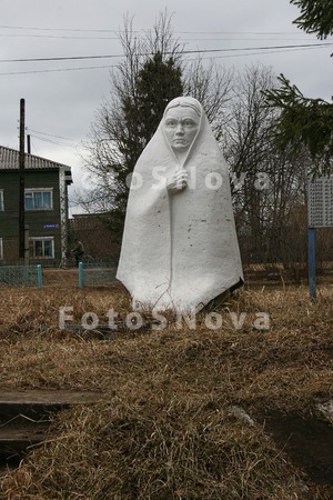 Pamyatnik,_voyna,_soldatyi,_Ko