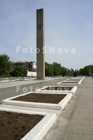 Pamyatnik,_voyna,_soldatyi,_go