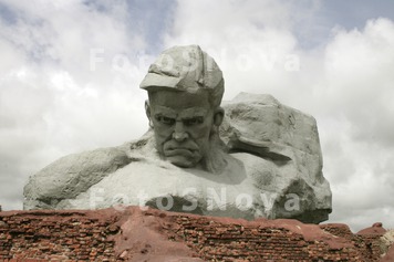 monument,_vuchetich,_brestskay