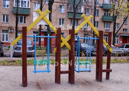 kacheli,_detskaya,_ploschadka,