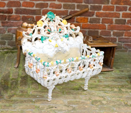 sale_market_antique_collection