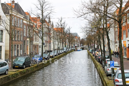 delft_canal_netherlands_hollan