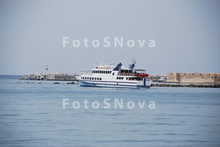 Ierapetra,_port,_okean,_more,_