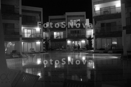 otel,_basseyn._noch