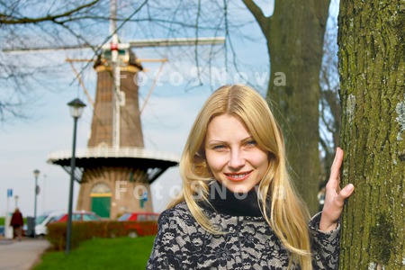 joy_sky_tree_town_park_girl_co