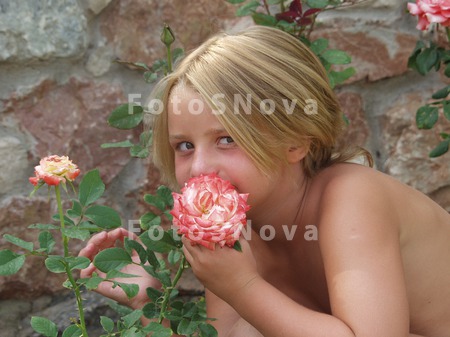 devochka,_rozyi