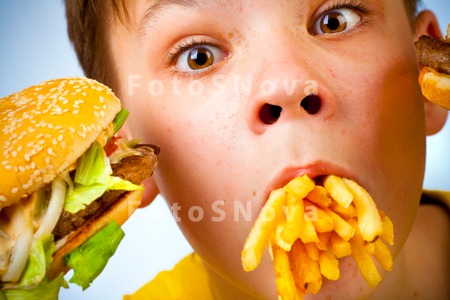 Fast_Food_Eating_Teenager_McDo