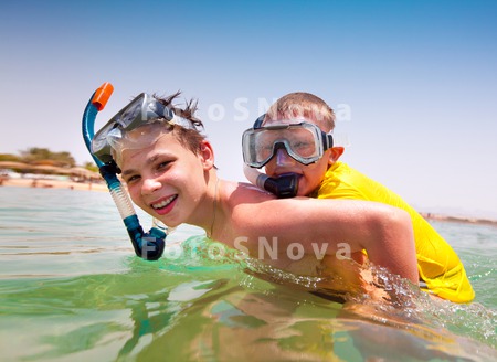 holidays_beach_child_outdoors_