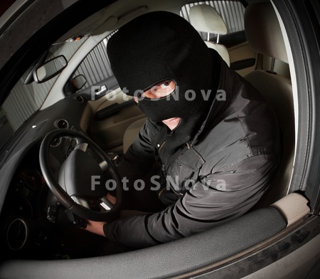 car_thief_hijacks_male_looting