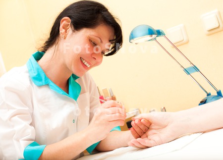 manicure_fingernails_spa_cosme