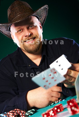 poker_men_success_casino_cards