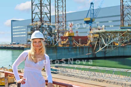 blond_building_cargo_construct