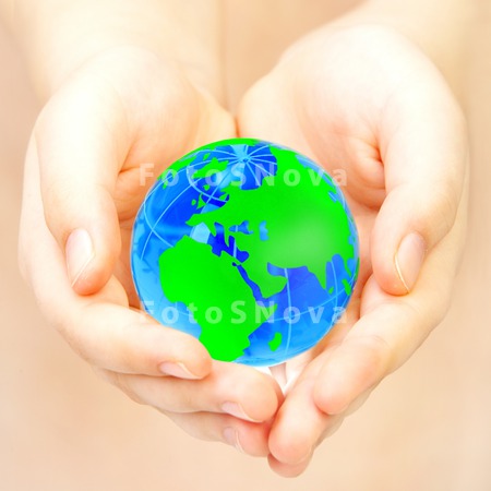 human_holding_globe_earth_hand