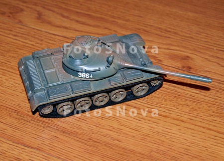 tank,_igrushka,_igrushechnaya,