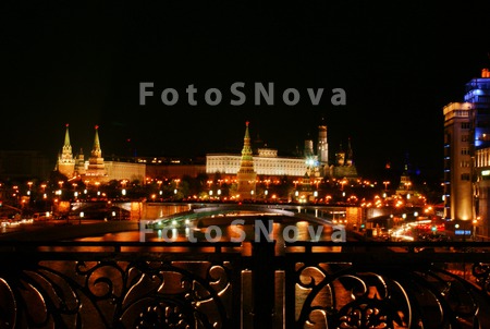 moskovskiy,_kreml,_noch,_temno