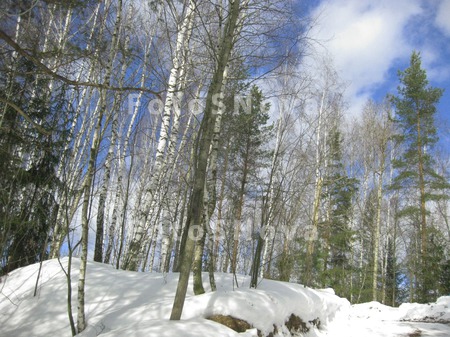 mart_vesna_sneg_nebo_oblaka