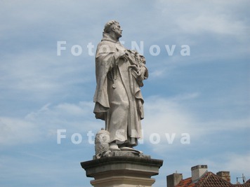 Karlov_most,_figura_svyatogo,_