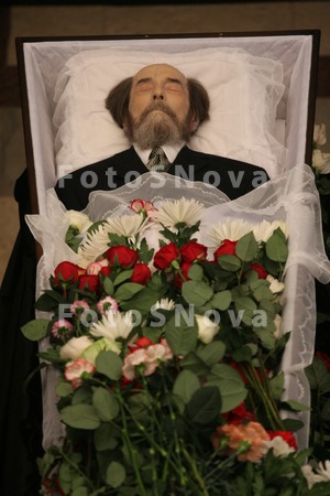 panihida_grob_traur_pohoronyi_