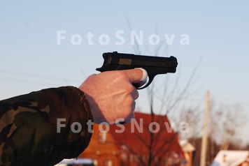 Стрельба,_пистол