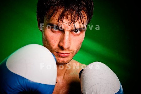 sports_men_gloves_boxing_adult