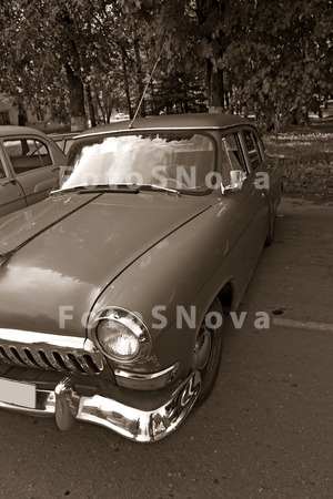 vehicle_vintage_white_chrome_c
