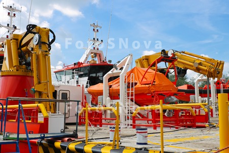 day_new_bow_sky_bay_tug_sea_tr
